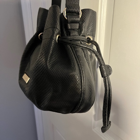 Cole Haan Black Leather Pebbled Leather Drawstring Hobo Shoulder Bucket Bag - Picture 3 of 9